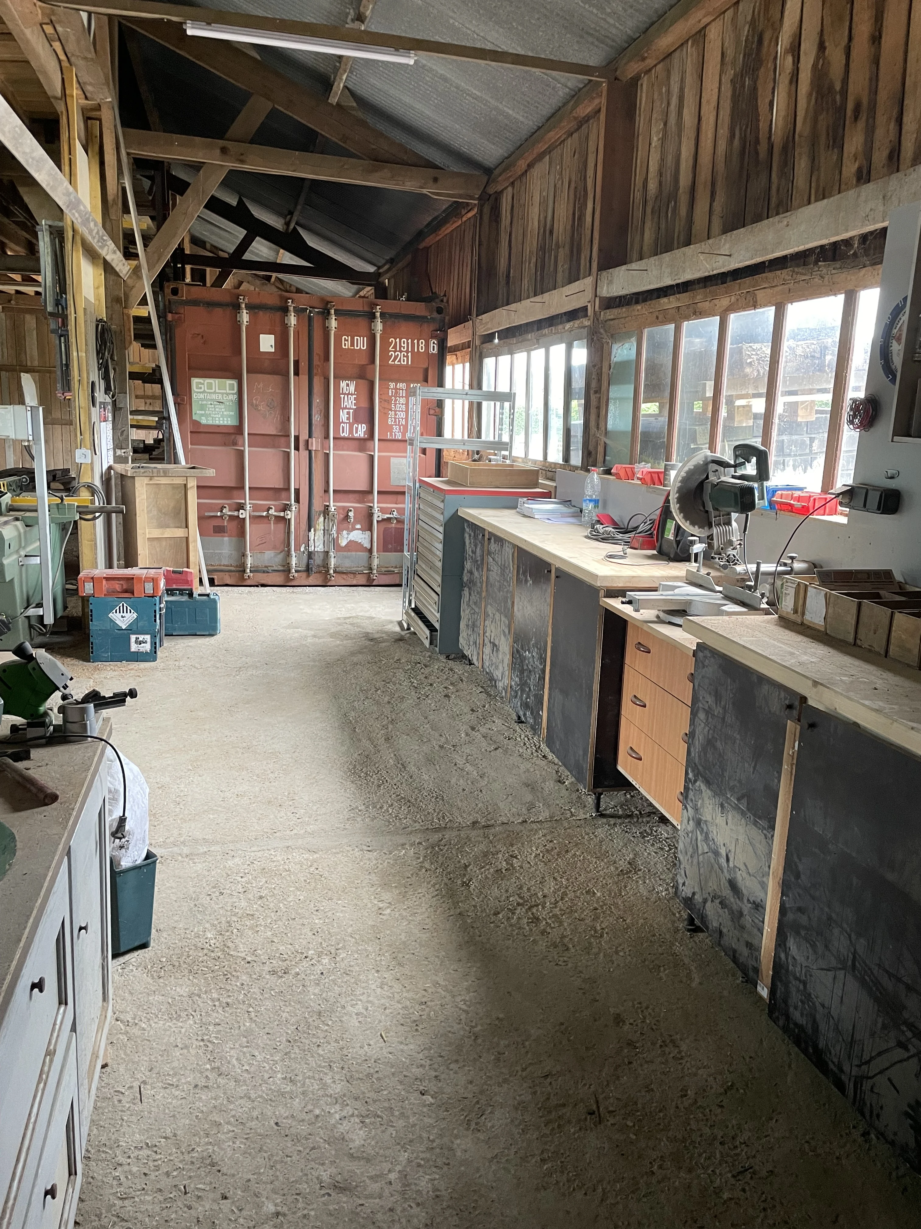 Atelier  zone de débit et assemblage